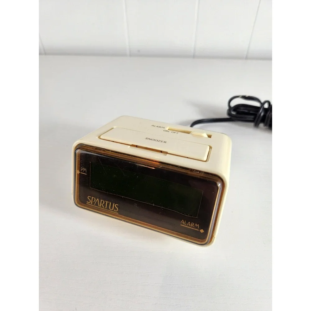 Vintage Spartus Digital Alarm Clock 1156-61 Cream Green LED Retro grannycore